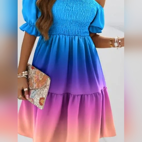 Elegant Off-Shoulder Gradient Dress - Picture 3 of 8